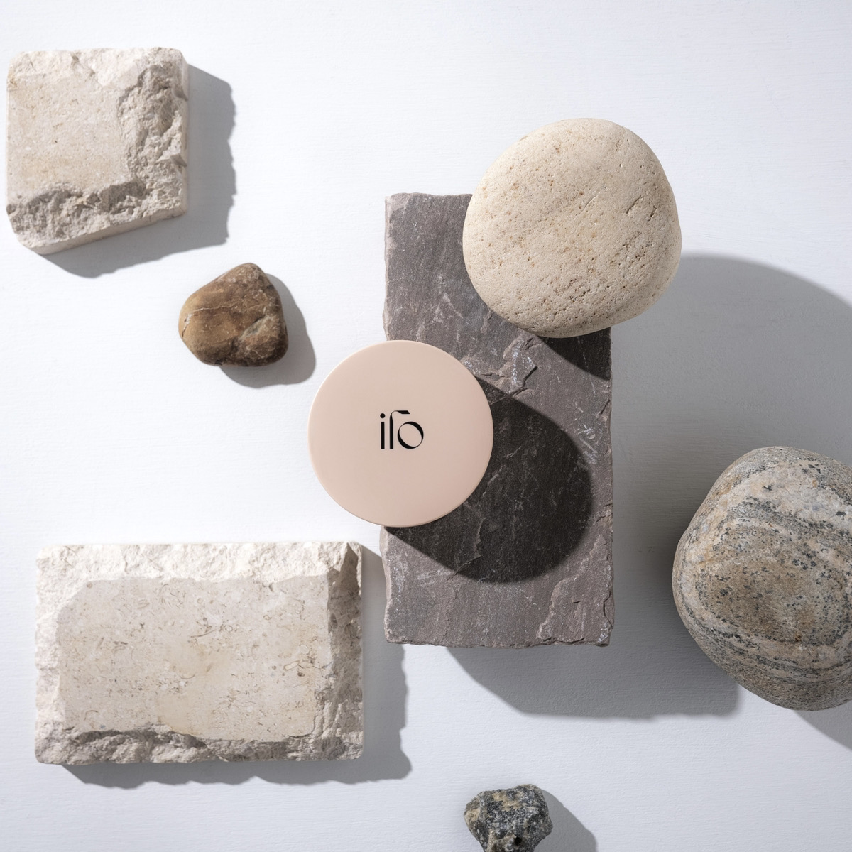 ファンデーション YUNI Amazon.co.jp: UUUNI(ウーニ) ブライトアップスキン